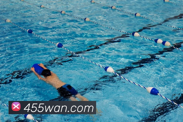 华体网首页官网APP 体育赛事宣传图